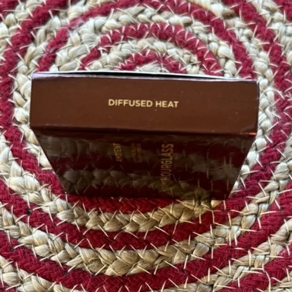 Hourglass Ambient Lighting Blush in Diffused Heat